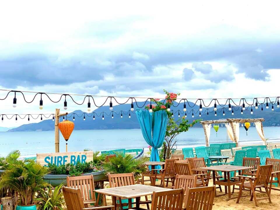 Surf Bar sở hữu view biển tuyệt đẹp