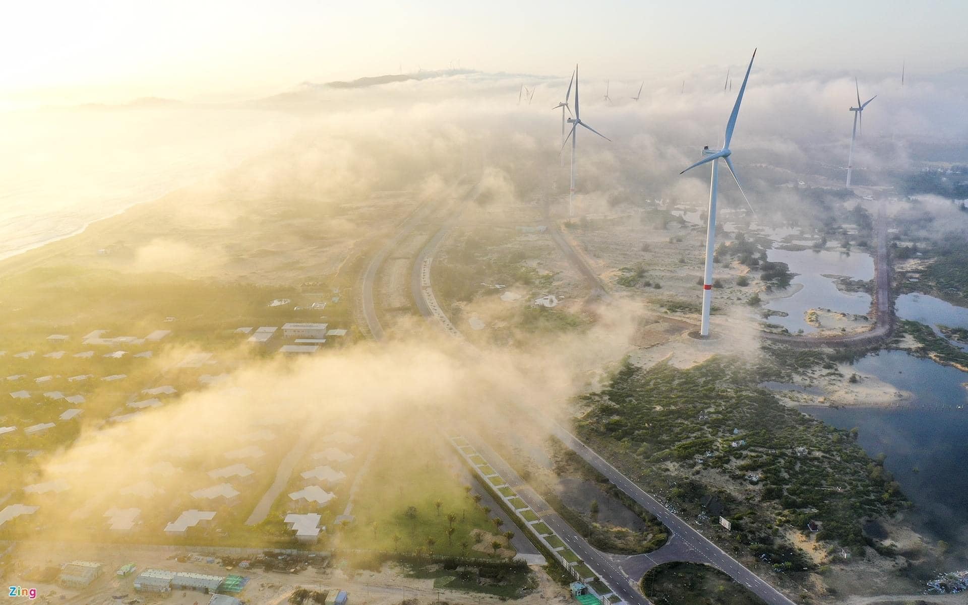 Toàn cảnh cánh đồng điện gió Phương Mai