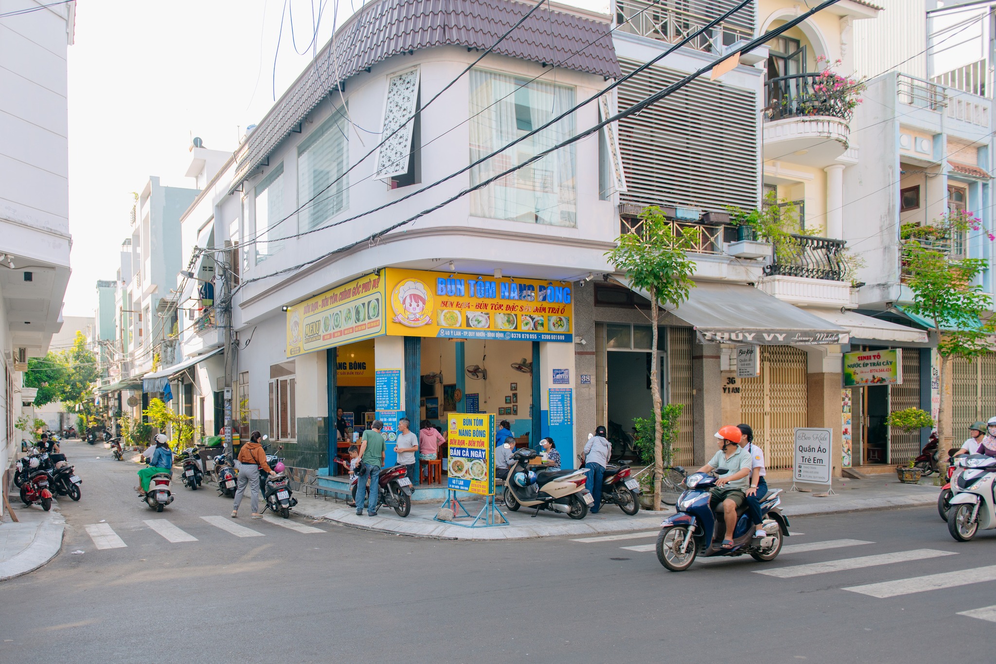 Quán bán cả ngày và có nhận ship qua app Shopee Food