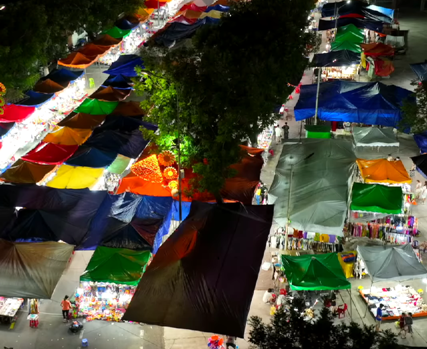 Chợ đêm Quy Nhơn là điểm hẹn của nhiều du khách