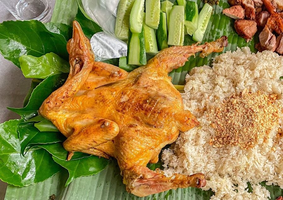 Gà chỉ tại Sơn Con Quy Nhon luôn tươi ngon và đậm đà hương vị miền Trung