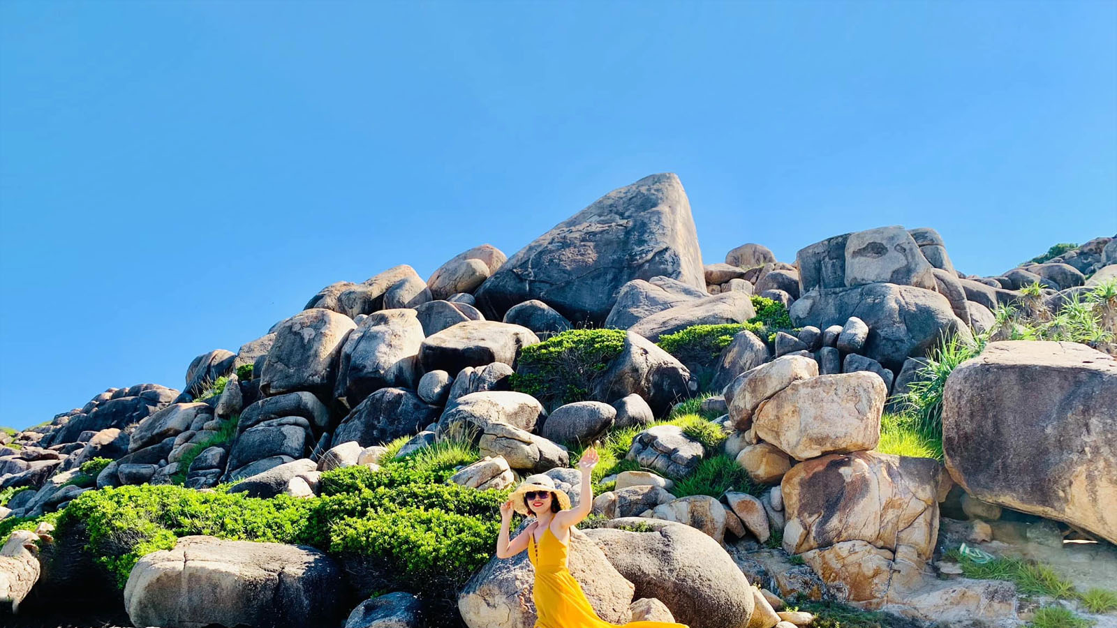 Bãi đá thảo nguyên địa điểm check in sống ảo