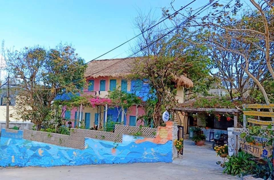 Từ Confetti House có thể ngắm nhìn toàn bộ khung cảnh Bãi Xếp