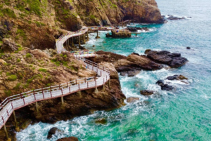 Ngắm nhìn khung cảnh Eo Gió tuyệt đẹp