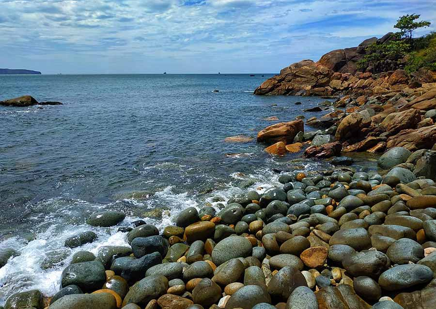 Ghềnh đá là địa điểm độc đáo thu hút nhiều khách du lịch đến checkin