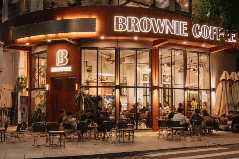 Quán nổi tiếng với vị cà phê ủ lạnh độc đáo