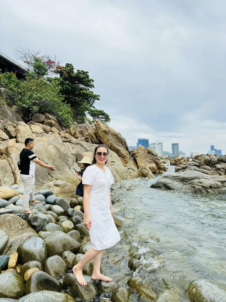 Thư giãn bên bãi biển Ghềnh Ráng Tiên Sa