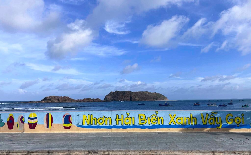 Khung cảnh check-in bình dị tại làng chài Nhơn Hải