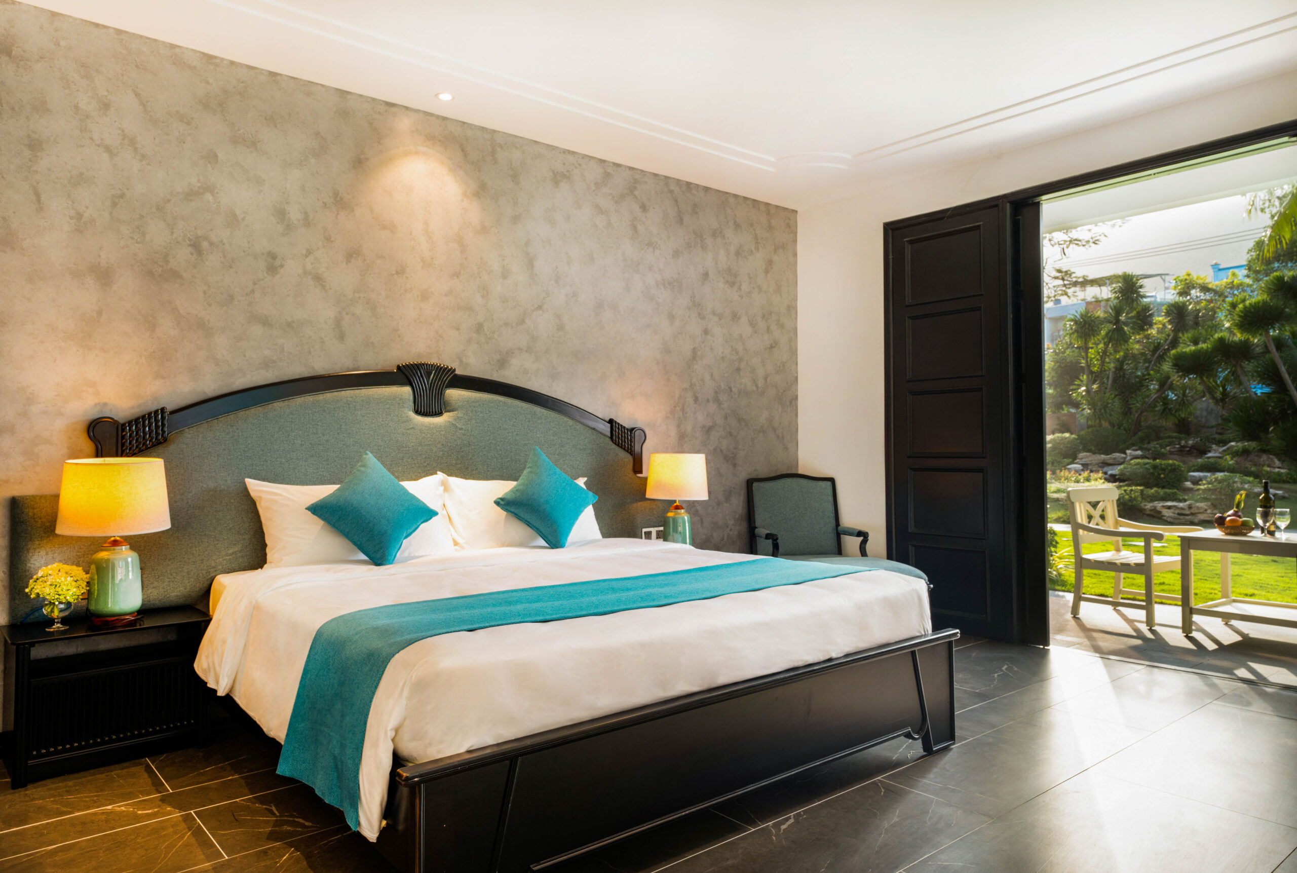 Dankbaar Resort nổi bật với thiết kế nội thất cổ điển và phòng nghỉ thoáng đãng