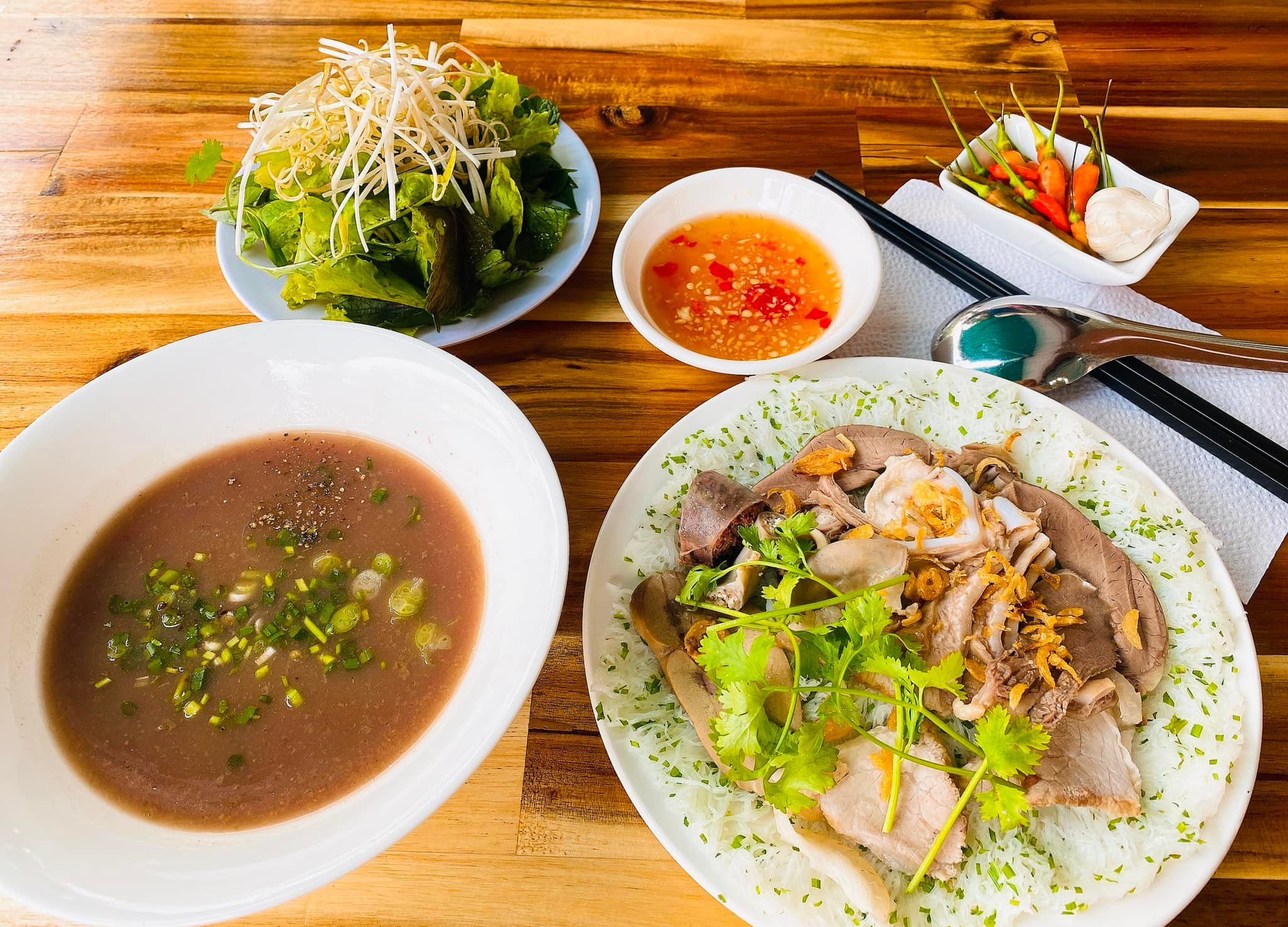 Cháo loãng thơm lừng, đậm đà gia vị